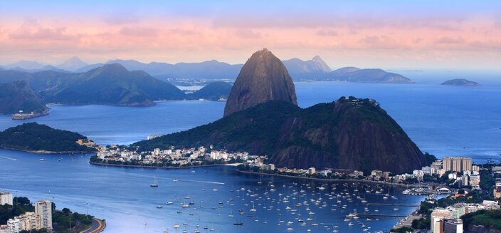 Amadea -Luftansicht der Kueste von Rio de Janeiro, Brasilien