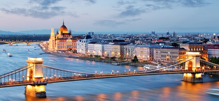 Amelia -Dämmerung in Budapest an der Donau, Ungarn