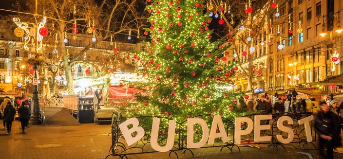 Annika -Der Weihnachtsmarkt in Budapest, Ungarn