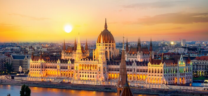 Annika -Parlament bei Sonnenuntergang, Budapest, Ungarn