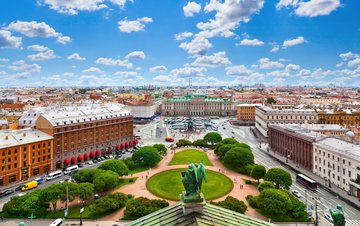 Platz vor der Isaac Kathedrale in St. Petersburg, Russland